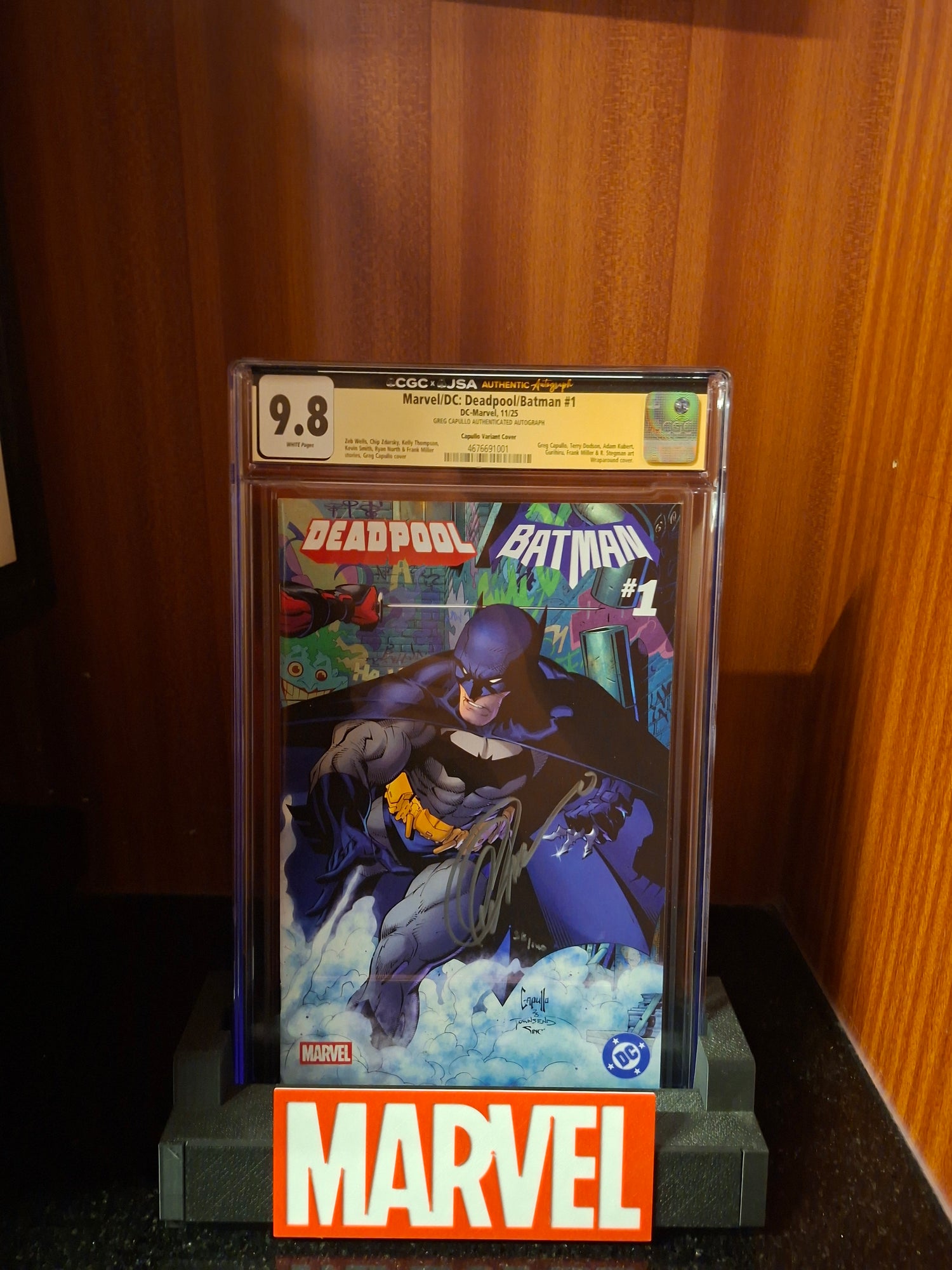 Marvel / DC: Deadpool / Batman #1 Signed by Greg Capullo Wraparound Variant CGC 9.8