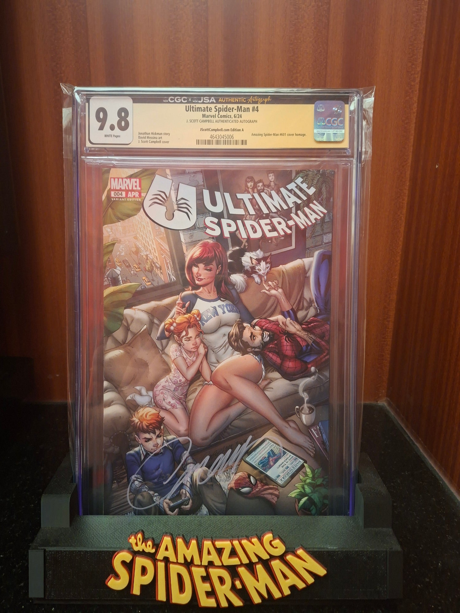 Ultimate Spider-Man #4 CGC 9.8 Signed by J. Scott Campbell Webstore Family Apartment Variant